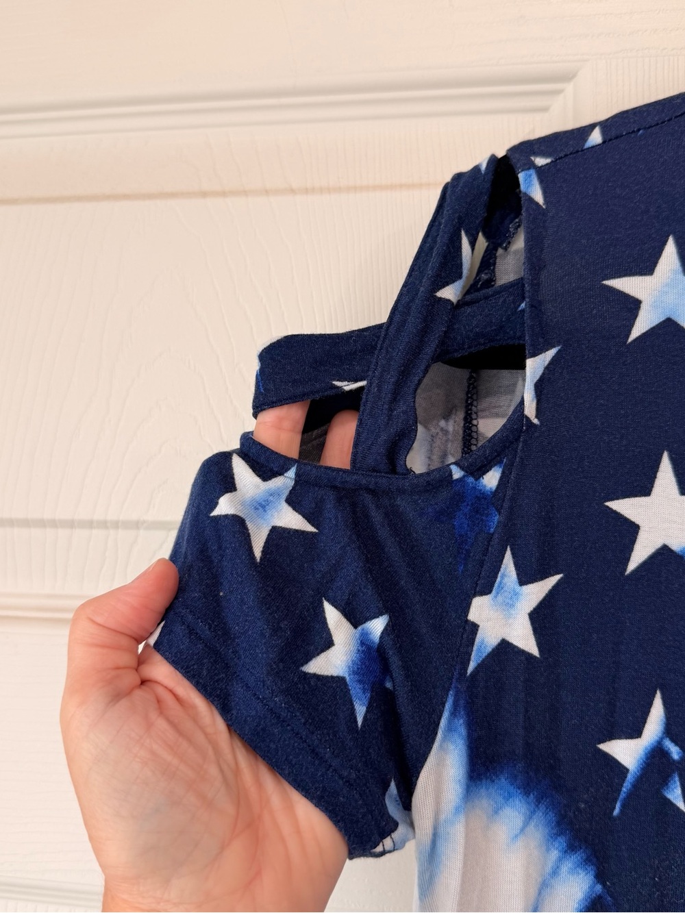 Rock & Republic Navy and White Star Top with Sleeve Cutout - Picture 3 of 5